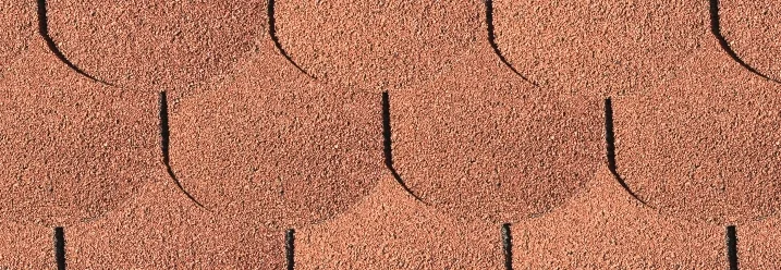 Nahaufnahme von roten Dachschindeln